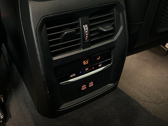 BMW 330e 23 of 30