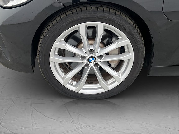 BMW 330e 29 of 30