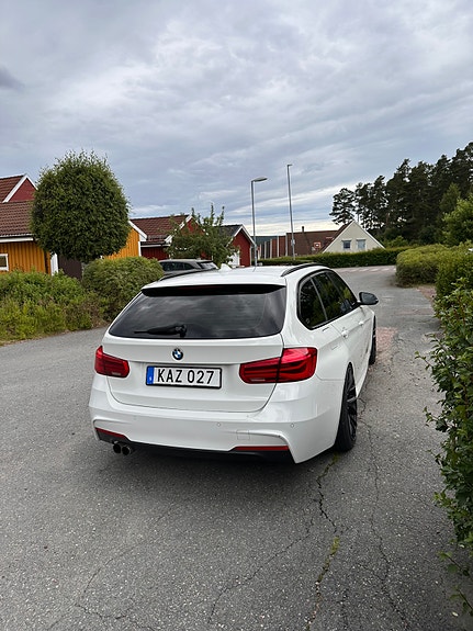 BMW 320d 2 of 9