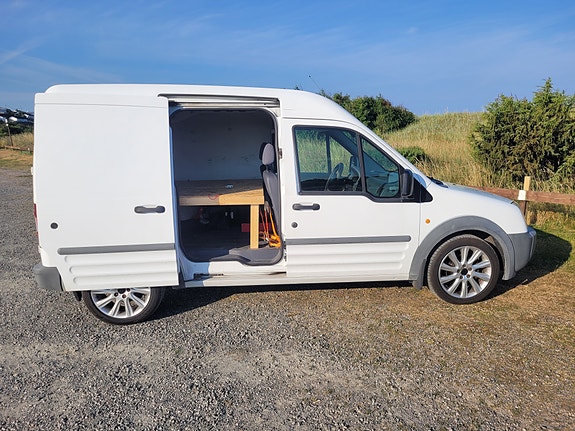 Ford Transit Connect Camper Van 10 of 20