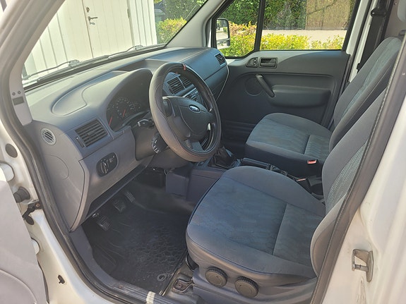 Ford Transit Connect Camper Van 11 of 20