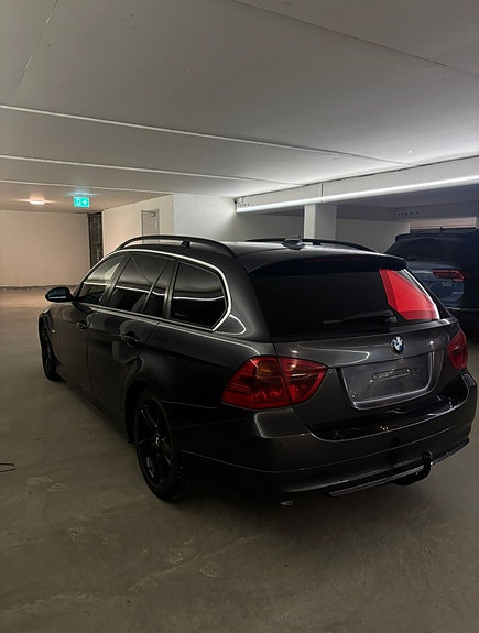 BMW 330d 3 of 9