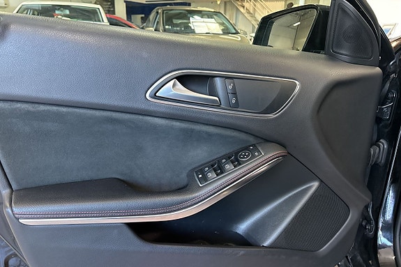 Mercedes-Benz A180 d 13 of 30