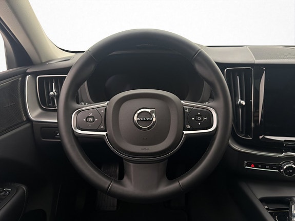 Volvo XC60 11 of 30