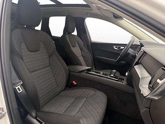 Volvo XC60 10 of 30