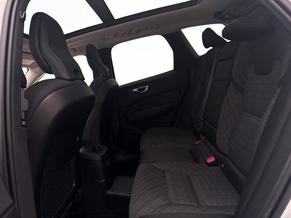 Volvo XC60 18 of 30