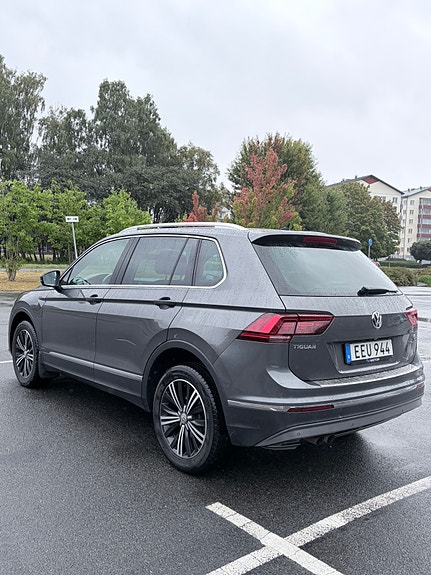 Volkswagen Tiguan 4 of 12