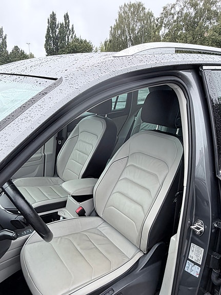 Volkswagen Tiguan 7 of 12