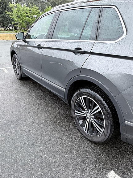 Volkswagen Tiguan 5 of 12