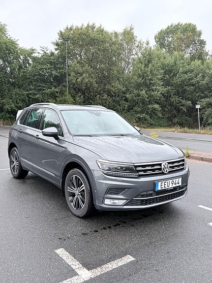 Volkswagen Tiguan 2 of 12