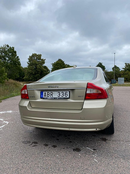 Volvo S80 2 of 14
