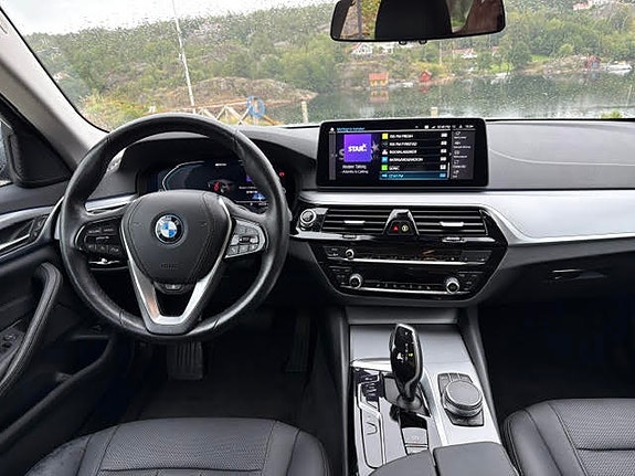 BMW 530e 4 of 6