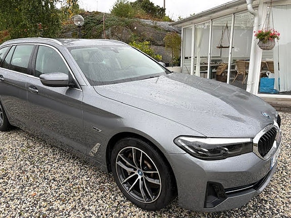 BMW 530e 2 of 6