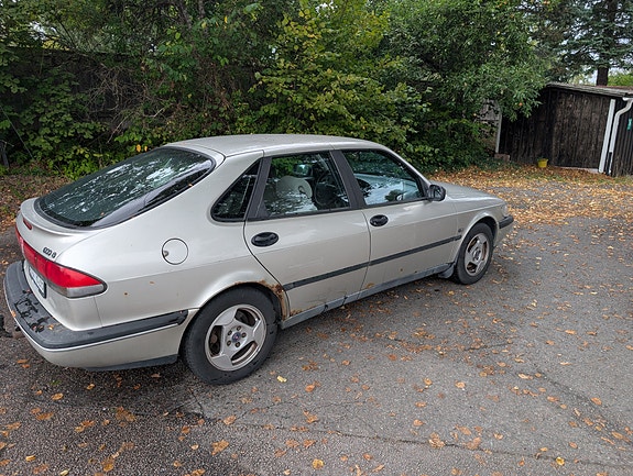 Saab 900 4 of 8