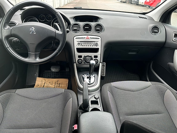 Peugeot 308 SW 7 of 16