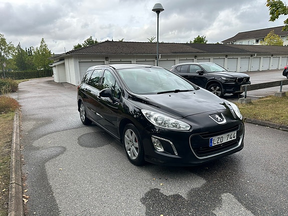 Peugeot 308 SW 2 of 16