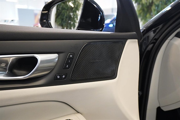 Volvo V60 13 of 28
