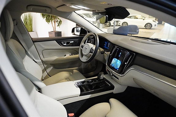 Volvo V60 28 of 28