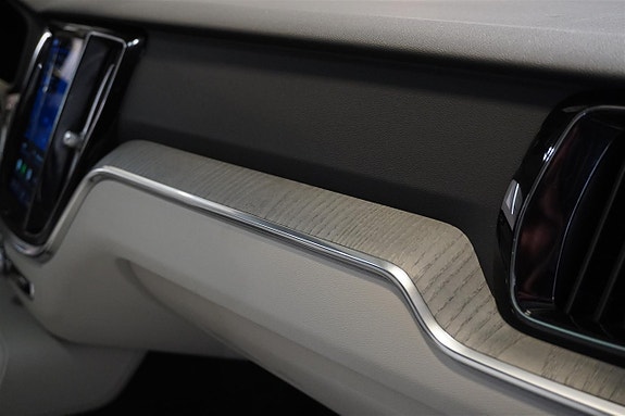 Volvo V60 23 of 28