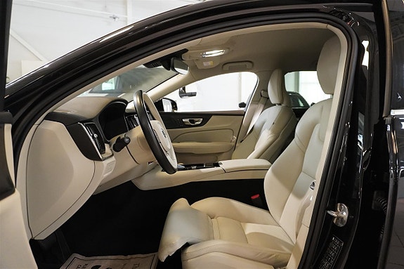 Volvo V60 12 of 28