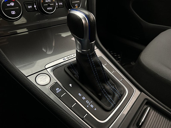 Volkswagen e-Golf VII 19 of 26