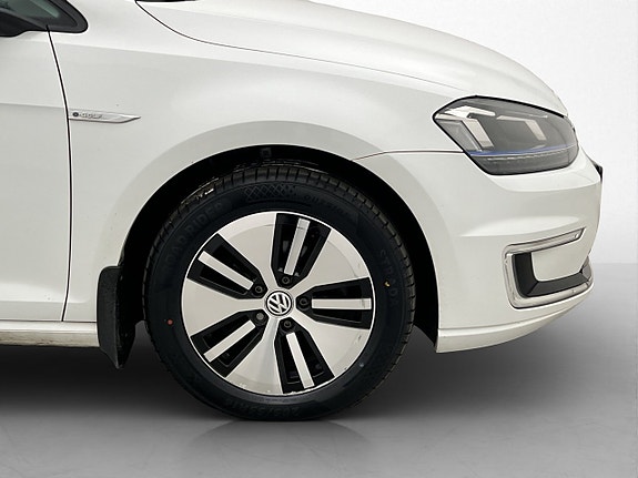 Volkswagen e-Golf VII 26 of 26