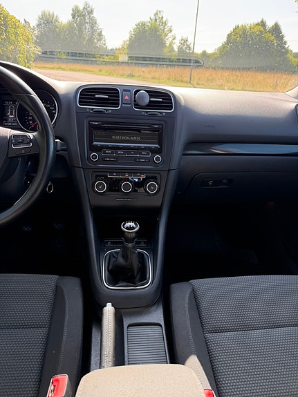 Volkswagen Golf VI 7 of 9