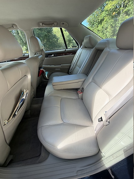 Cadillac Seville STS 4 of 6