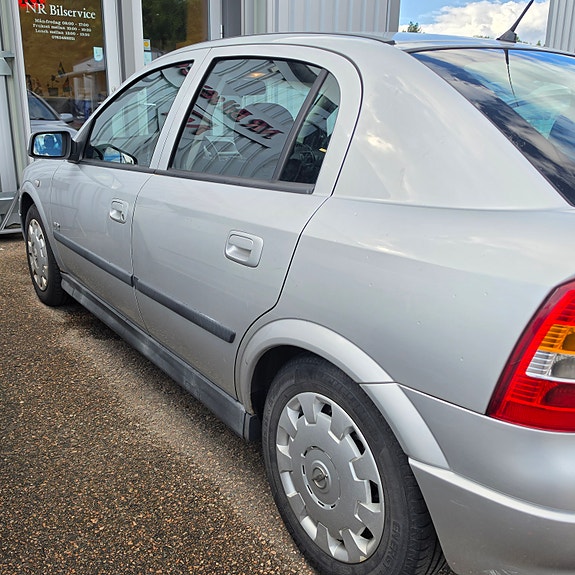 Opel Astra 3 of 9