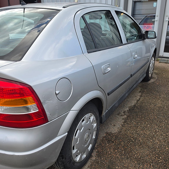 Opel Astra 4 of 9