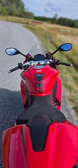 Ducati Panigale V2S 6 of 7