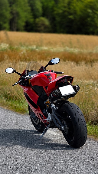 Ducati Panigale V2S 4 of 7
