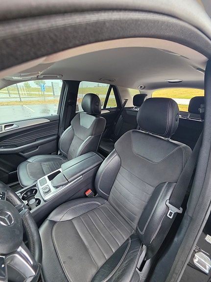 Mercedes-Benz ML350 16 of 19
