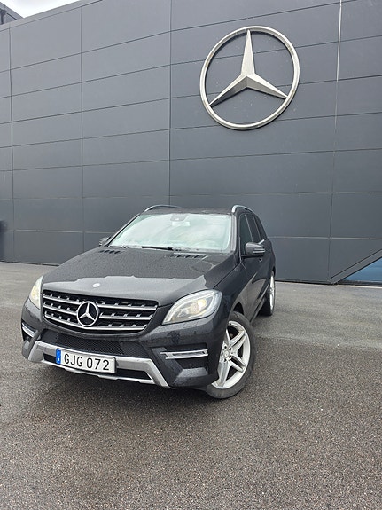 Mercedes-Benz ML350 10 of 19
