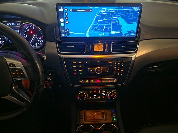 Mercedes-Benz ML350 19 of 19