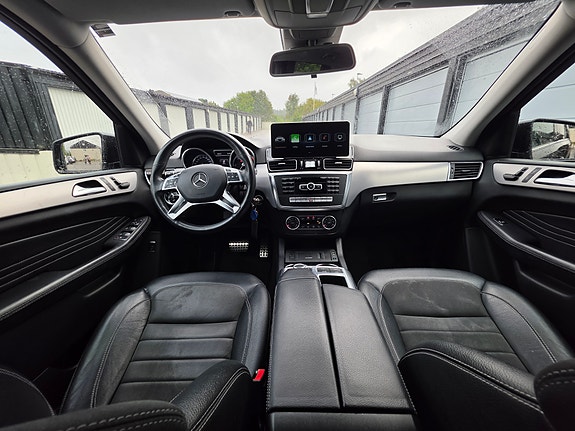 Mercedes-Benz ML350 17 of 19