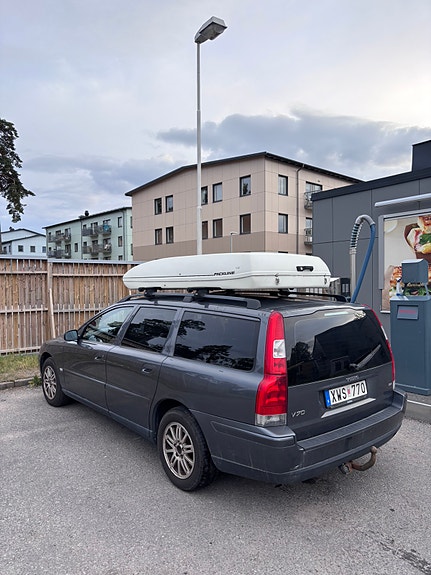 Volvo V70 4 of 7