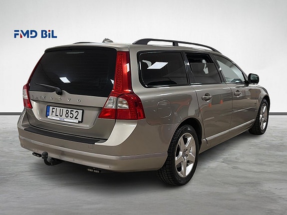 Volvo V70 7 of 29