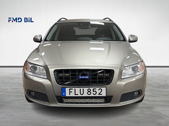 Volvo V70 3 of 29