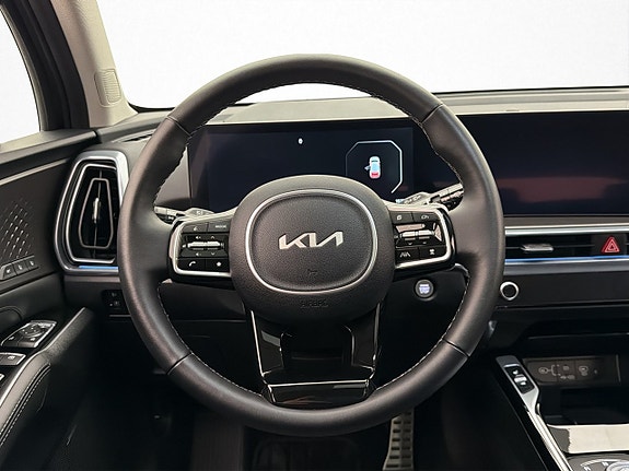 Kia Sorento 12 of 30