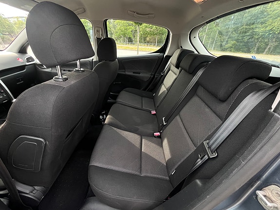 Peugeot 207 14 of 21