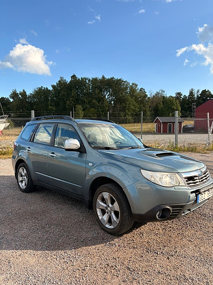 Subaru Forester 3 of 14