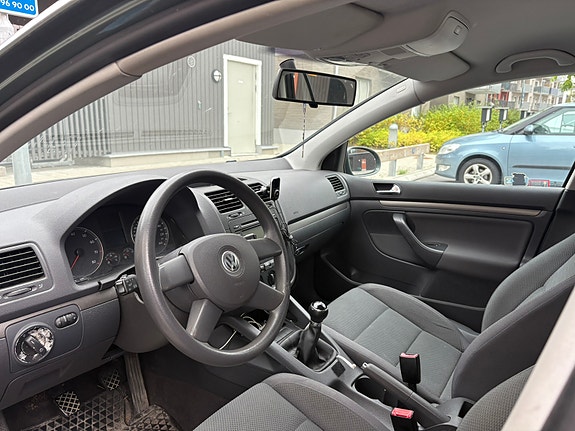 Volkswagen Golf V 4 of 5