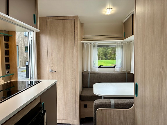 Adria Aviva 400ps 6 of 8