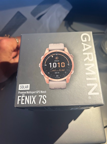 Garmin Fenix 7S Solar smartklocka roséguld/beige image 2