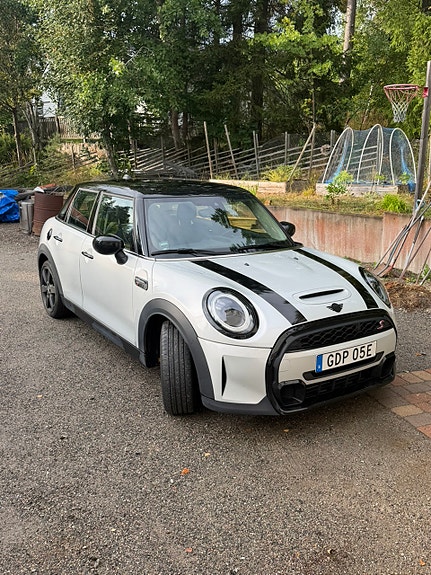 MINI Cooper S 3 of 7