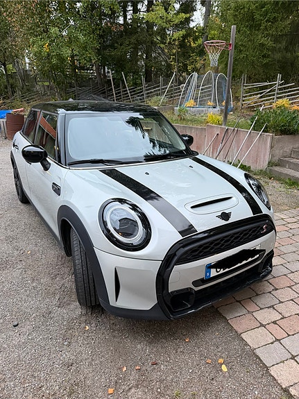 MINI Cooper S 8 of 12