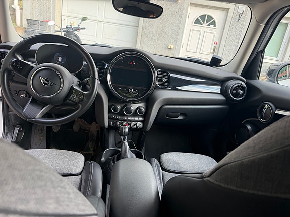 MINI Cooper S 6 of 7
