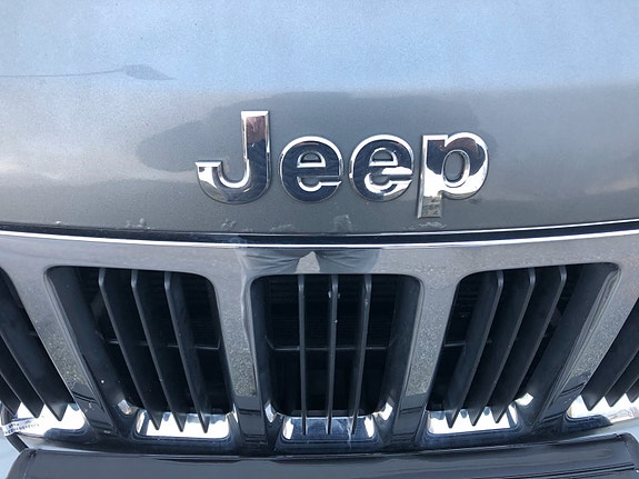 Jeep Grand Cherokee 3 of 11