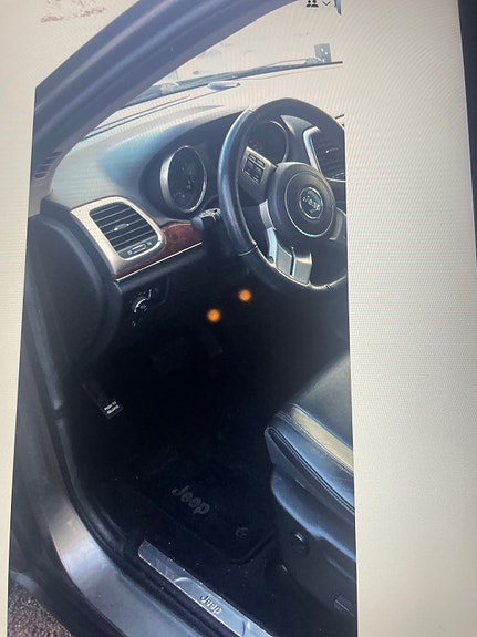 Jeep Grand Cherokee 9 of 11
